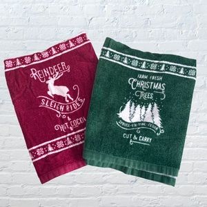 Bundle of 2 green and red Christmas towels